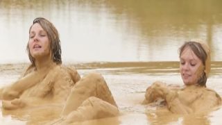 Friends in mud (Anna and Dominique)